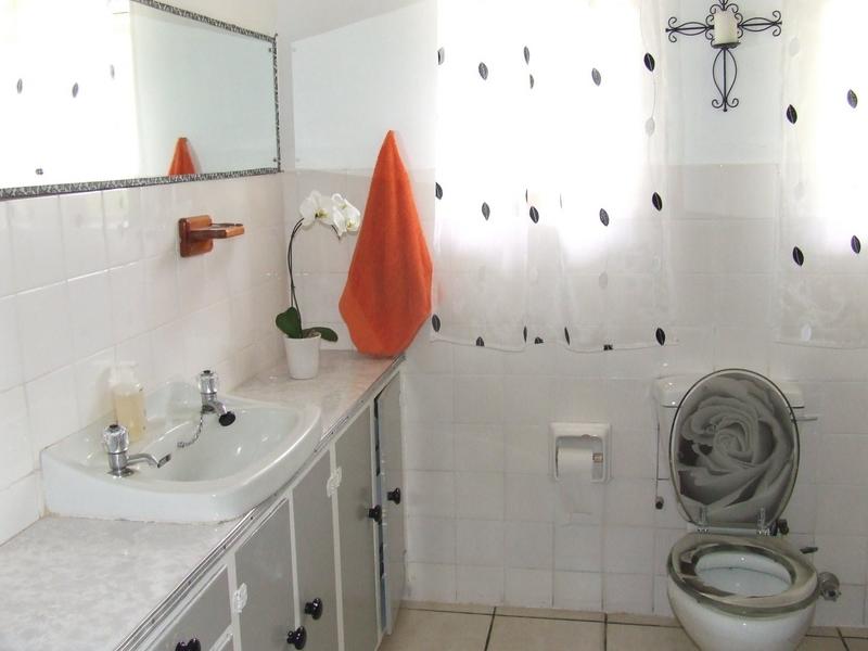 To Let 3 Bedroom Property for Rent in Golden Acre Western Cape